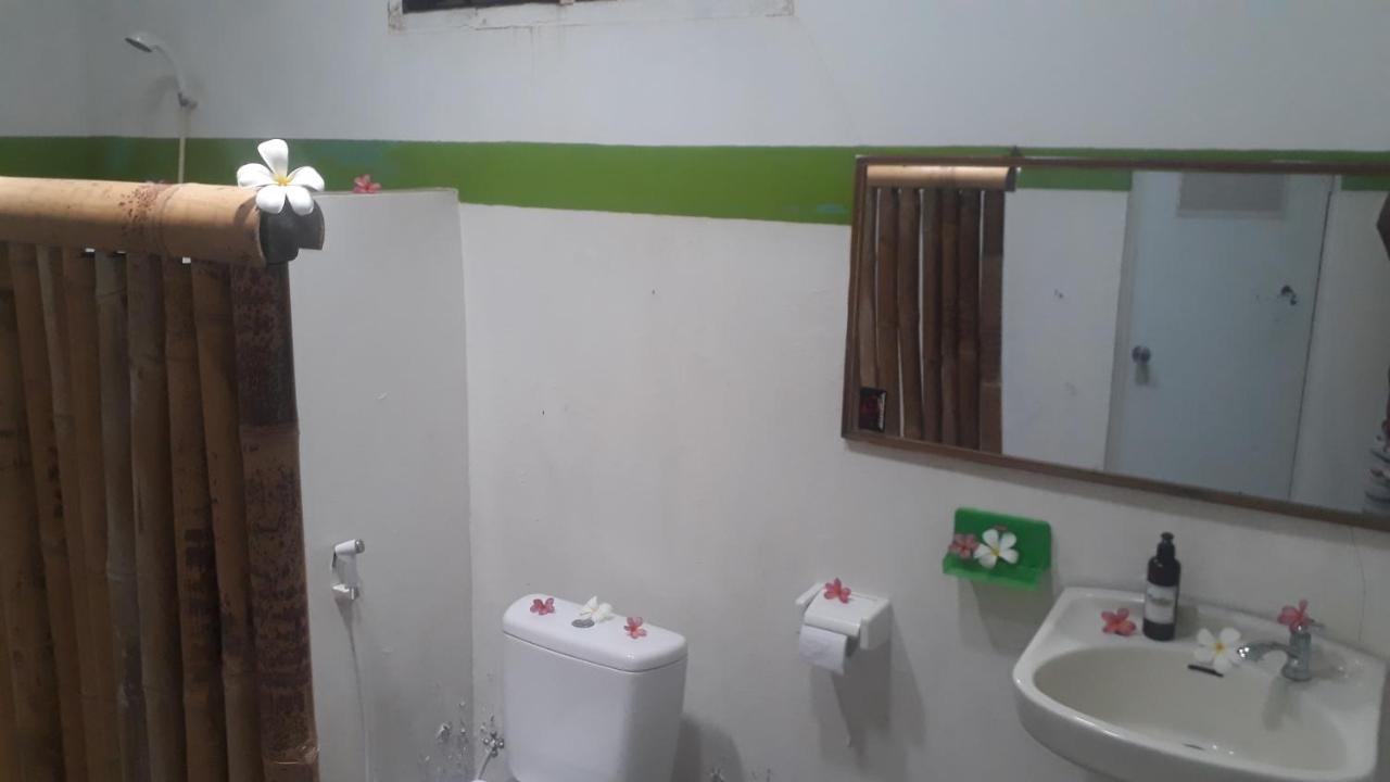 Fullesguesthouse लॉज Gili Trawangan